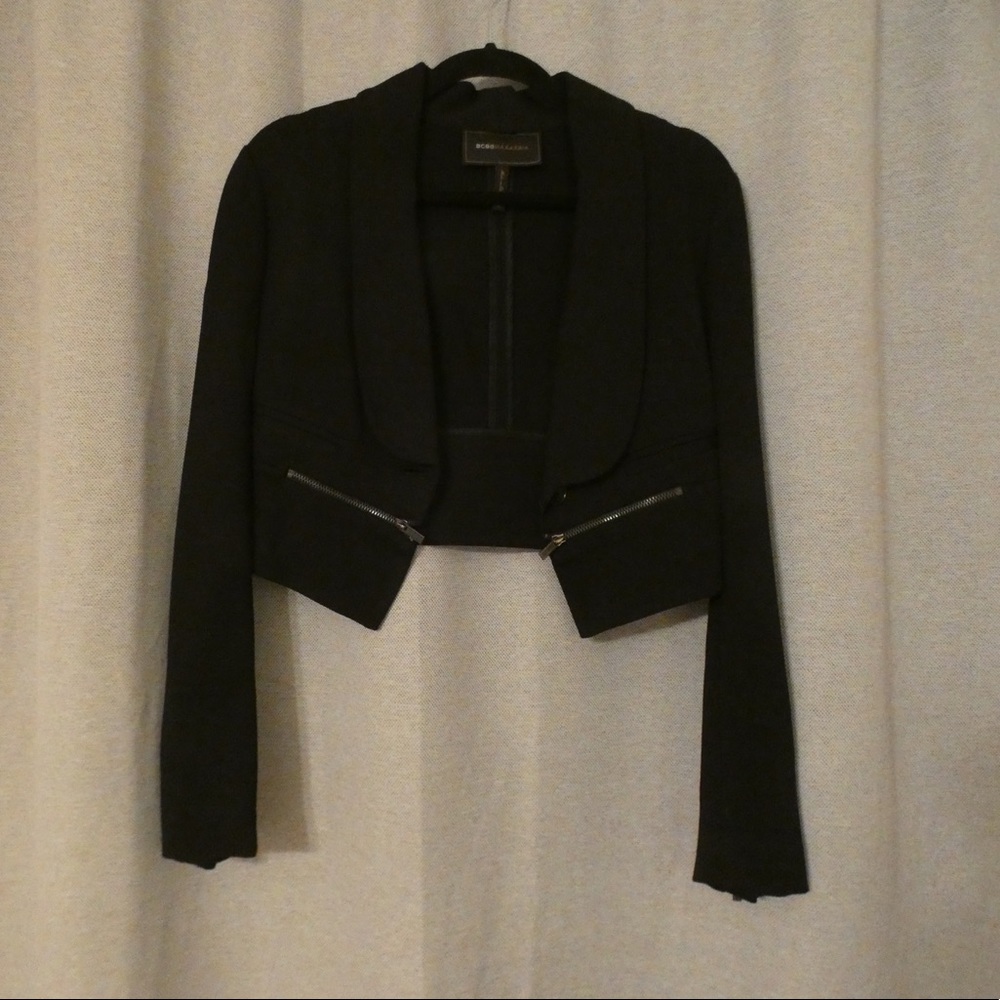 BCBG Maxazria Cropped black blazer w zipper detail